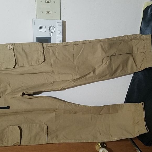 Cargo pants new. Never used, Open to Offers!! - Picture 4 of 7